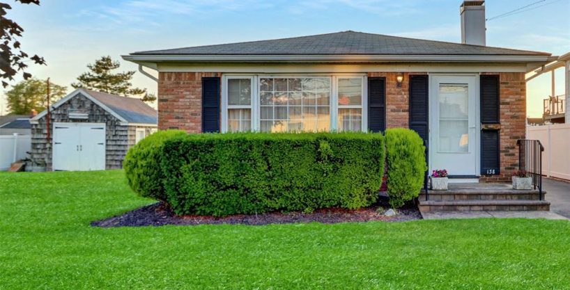 138 Sequams Lane E, West Islip, New York 11795