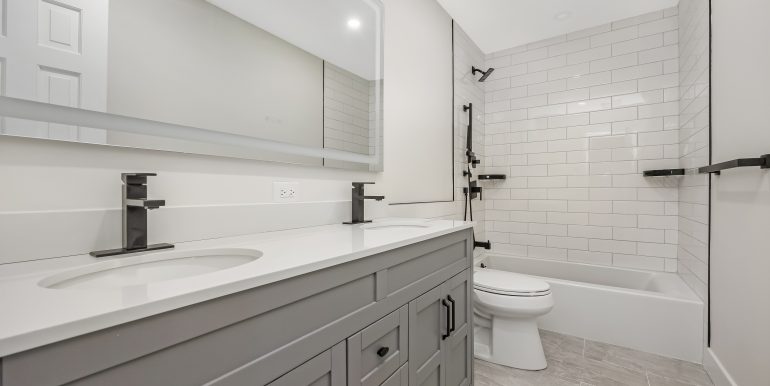 20 Rolling Drive-153