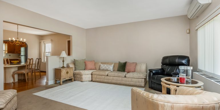 517 Herzel Blvd-13