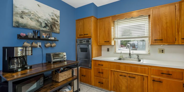 517 Herzel Blvd-34