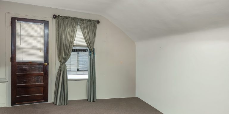 517 Herzel Blvd-4 copy