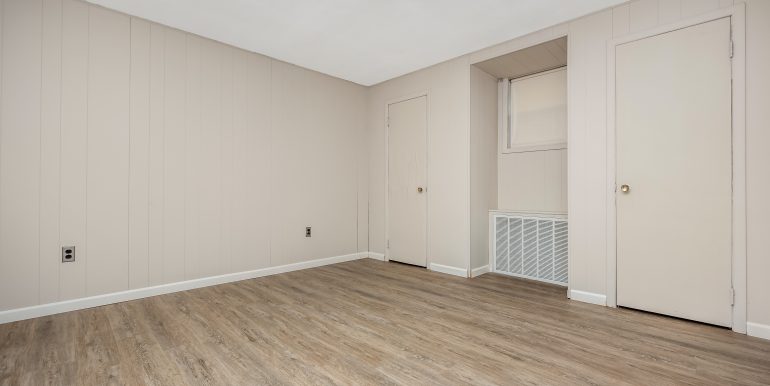 517 Herzel Blvd-70