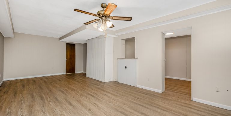 517 Herzel Blvd-76