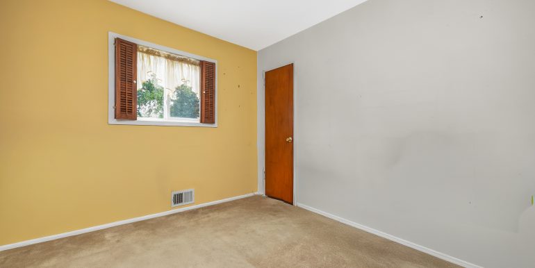 19 Glenda Dr-21 copy