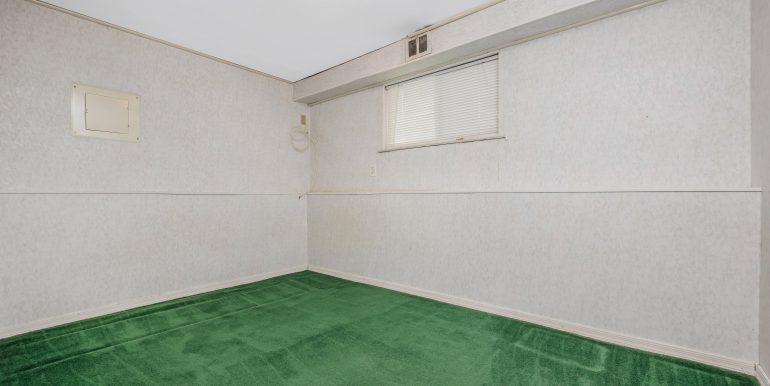 19 Glenda Dr-38