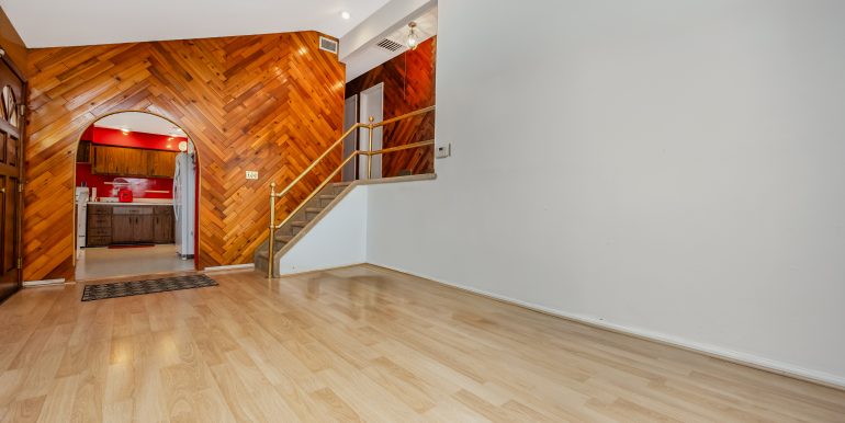 19 Glenda Dr-4 copy