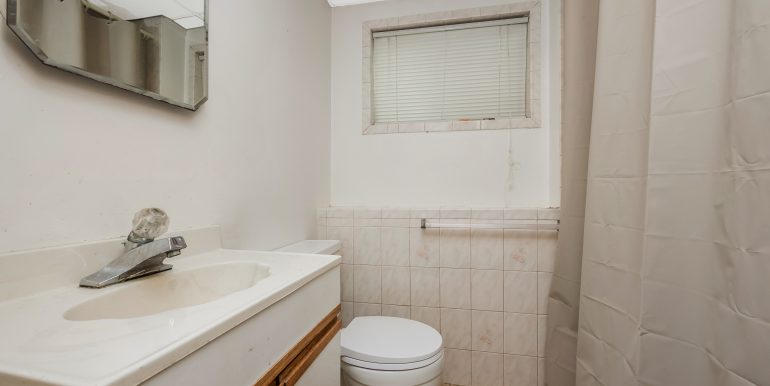 19 Glenda Dr-40