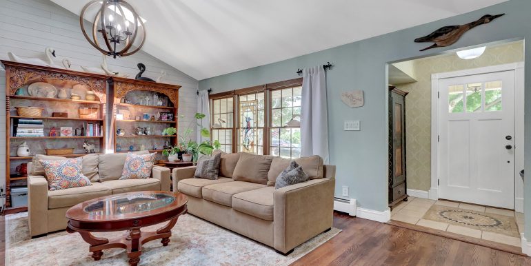 22-Larkspur-Dr