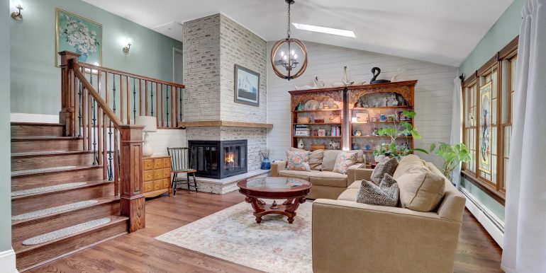 22-Larkspur-Dr
