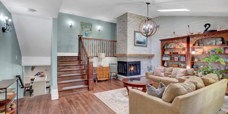 22-Larkspur-Dr