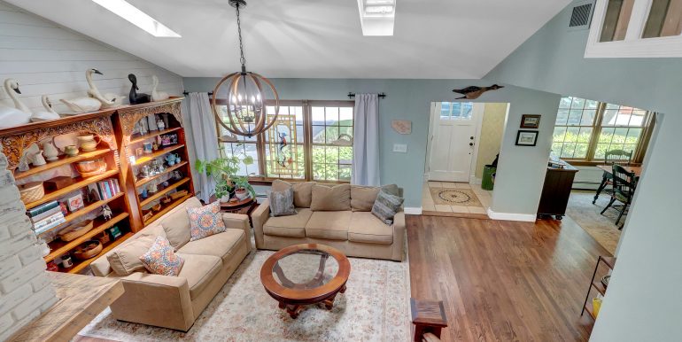 22-Larkspur-Dr