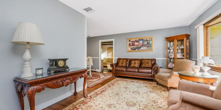 373 Nicholls Rd-13 copy